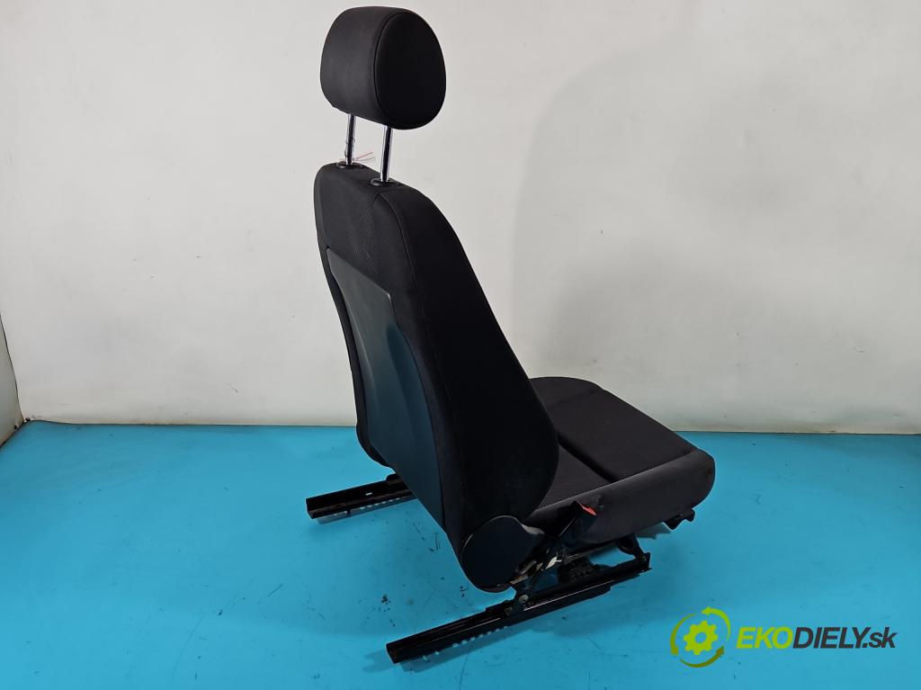 Audi A4 B6 2000-2004 2.0 20V 131 HP automatic 96 kW 1984 cm3 4- Sedačka ľavý  (Sedačky, sedadlá)