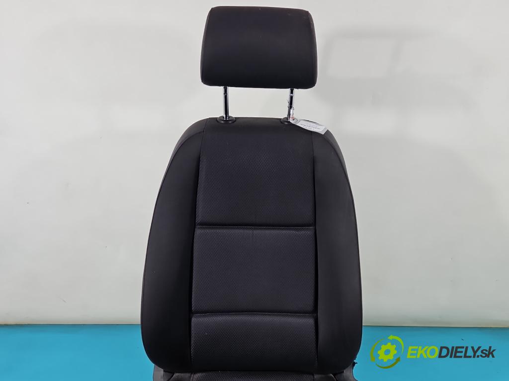 Audi A4 B6 2000-2004 2.0 20V 131 HP automatic 96 kW 1984 cm3 4- Sedačka ľavý  (Sedačky, sedadlá)