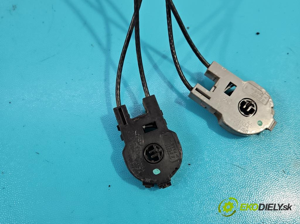 Ford Focus Mk1 1998-2004 1.8 tdci 101 HP manual 74 kW 1753 cm3 5- panel kúrenia 2M51-11503-AA