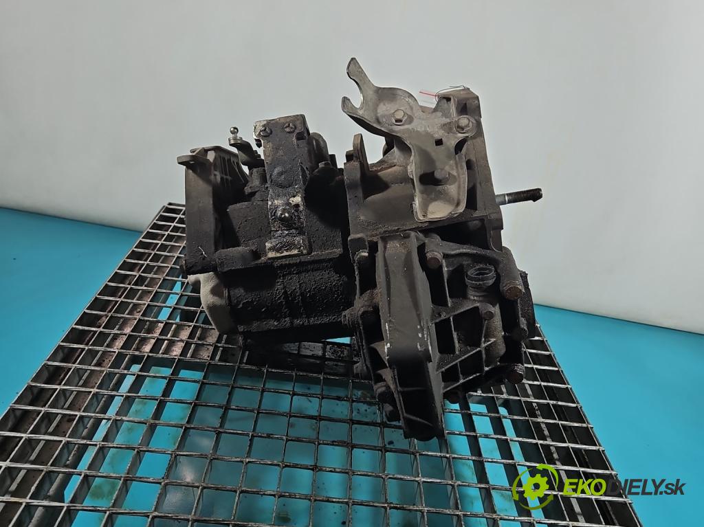 Fiat Punto Grande 1.2 65 HP manual 48 kW 1242 cm3 5- prevodovka stupeň,rýchlosť manual