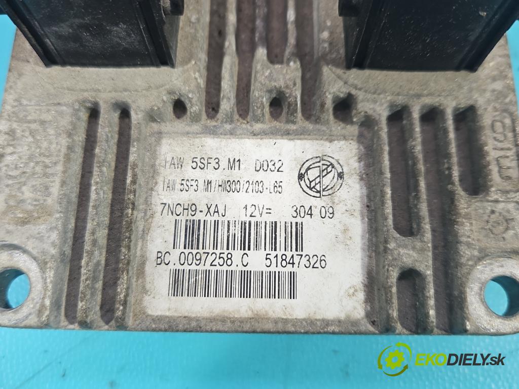 Fiat Punto Grande 1.2 65 hp manual 48 kW 1242 cm3 5- řídící jednotka motoru 51847326