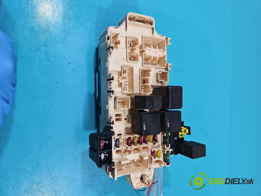 Mitsubishi Pajero Pinin 1998-2007 1.8 16V 114 hp manual 84 kW 1834 cm3 3- skříňka pojistková MR445951B (Pojistkové skříňky)