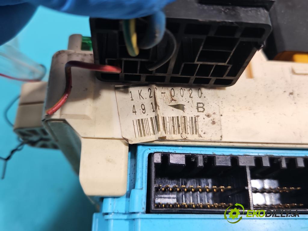 Mitsubishi Pajero Pinin 1998-2007 1.8 16V 114 hp manual 84 kW 1834 cm3 3- skříňka pojistková MR445951B (Pojistkové skříňky)