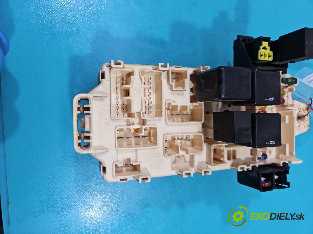 Mitsubishi Pajero Pinin 1998-2007 1.8 16V 114 hp manual 84 kW 1834 cm3 3- skříňka pojistková MR445951B (Pojistkové skříňky)