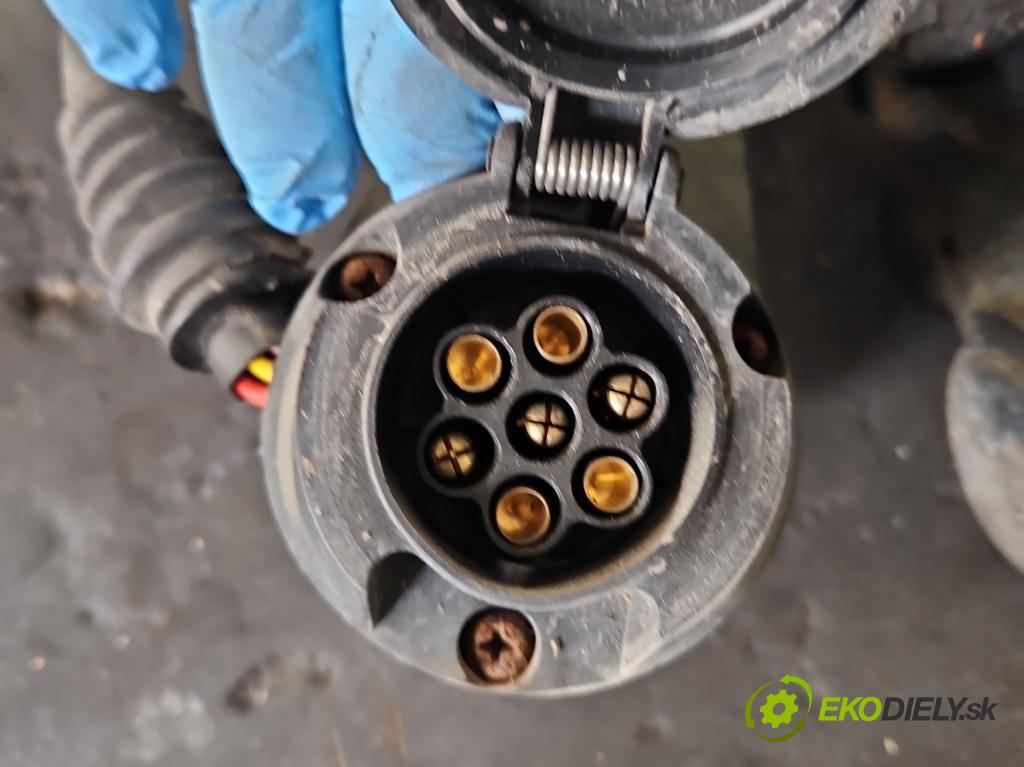 Opel Meriva A 2002-2010 1.7 cdti 101 hp manual 74 kW 1686 cm3 5- oko tažné  (Tažná zařízení)