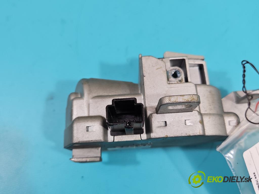 Volvo S40 II 2004-2012 1.8 16V 125 HP manual 92 kW 1798 cm3 4- Blokáda: řízení: P30776153 (Ostatné)