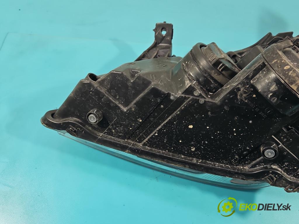 Opel Vectra C 2002-2008 1.9 cdti (Z19DT) 120 HP manual 88 kW 1910 cm3 4- Reflektor: pravý  (Pravé)