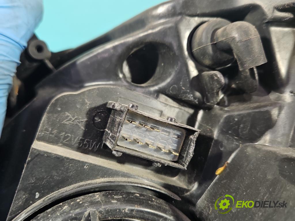 Opel Vectra C 2002-2008 1.9 cdti (Z19DT) 120 HP manual 88 kW 1910 cm3 4- Reflektor: pravý  (Pravé)