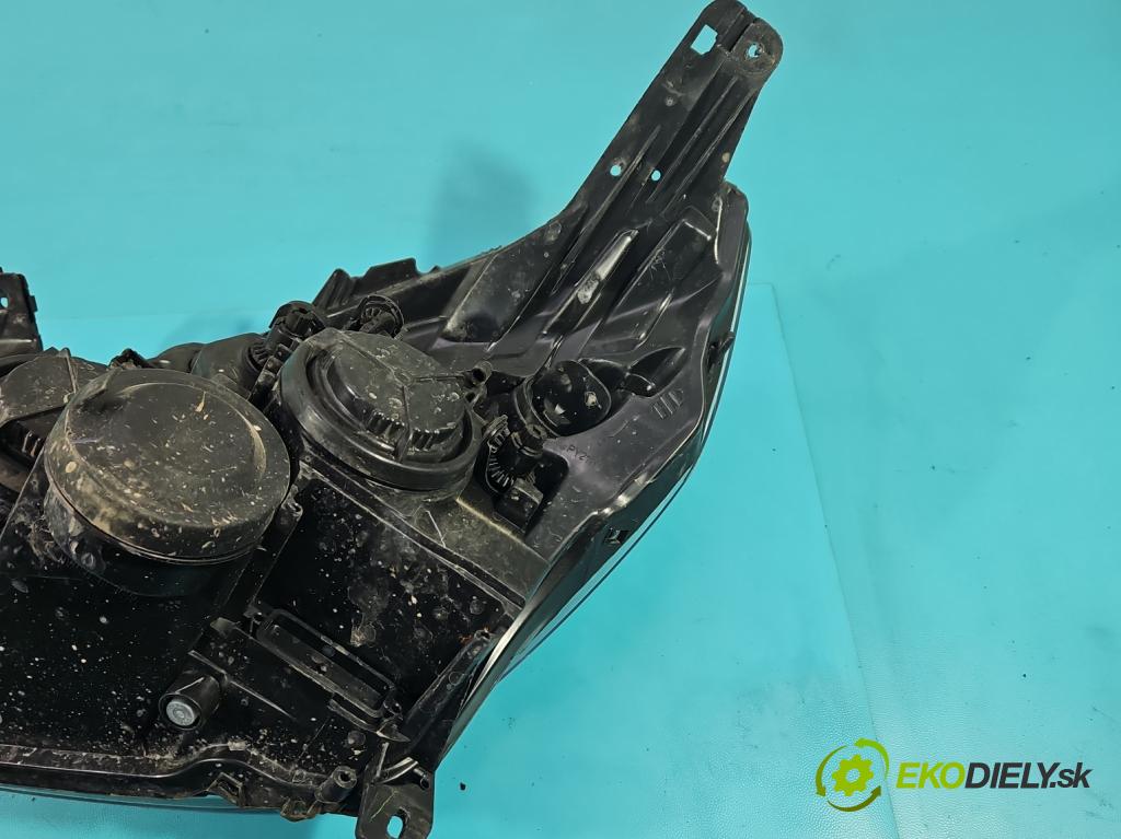 Opel Vectra C 2002-2008 1.9 cdti (Z19DT) 120 HP manual 88 kW 1910 cm3 4- Reflektor: pravý  (Pravé)