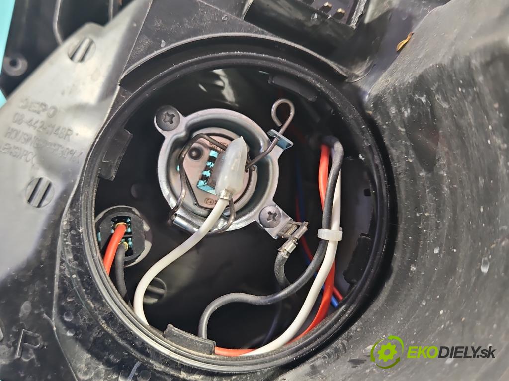 Opel Vectra C 2002-2008 1.9 cdti (Z19DT) 120 HP manual 88 kW 1910 cm3 4- Reflektor: pravý  (Pravé)