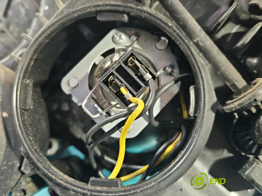 Opel Vectra C 2002-2008 1.9 cdti (Z19DT) 120 HP manual 88 kW 1910 cm3 4- Reflektor: pravý  (Pravé)