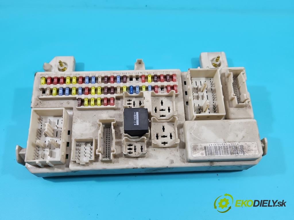 Ford C-Max I 2003-2010 1.6 tdci 109 hp manual 80 kW 1560 cm3 5- skříňka pojistková 4M5T-14A073-DD (Pojistkové skříňky)