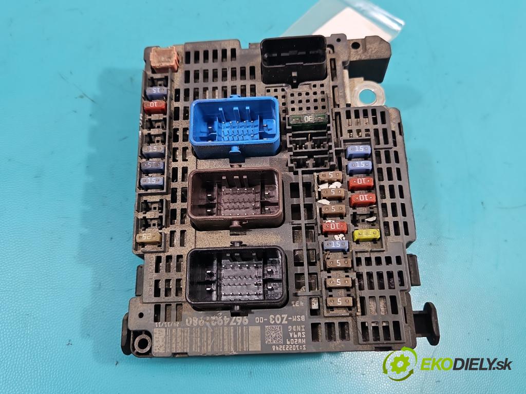 Peugeot 508 2010-2018 2.0 hdi 136hp manual 100 kW 1997 cm3 4- skříňka pojistková 9674921980 (Pojistkové skříňky)