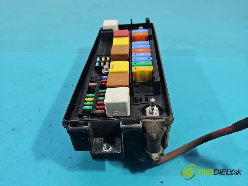 Opel Vectra C 2002-2008 1.9 cdti (Z19DT) 120 hp manual 88 kW 1910 cm3 4- skříňka pojistková 13240247 (Pojistkové skříňky)