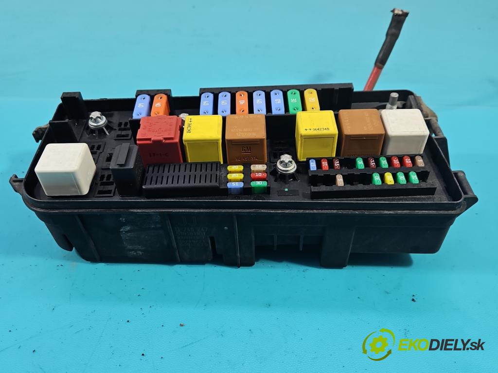 Opel Vectra C 2002-2008 1.9 cdti (Z19DT) 120 hp manual 88 kW 1910 cm3 4- skříňka pojistková 13240247 (Pojistkové skříňky)