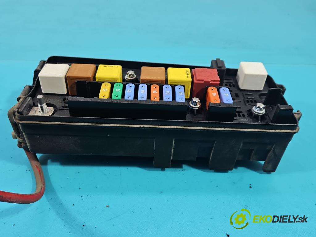 Opel Vectra C 2002-2008 1.9 cdti (Z19DT) 120 hp manual 88 kW 1910 cm3 4- skříňka pojistková 13240247 (Pojistkové skříňky)