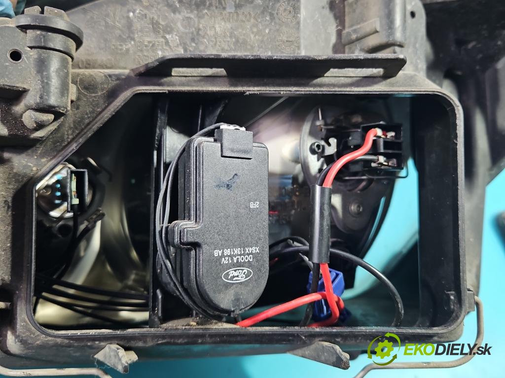 Ford Focus Mk1 1998-2004 1.6 16V 101 HP manual 74 kW 1596 cm3 5- Reflektor: pravý  (Pravé)