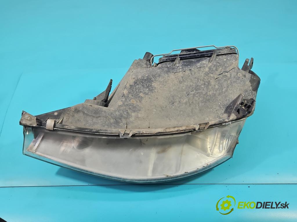 Ford Focus Mk1 1998-2004 1.6 16V 101 HP manual 74 kW 1596 cm3 5- Reflektor: pravý  (Pravé)