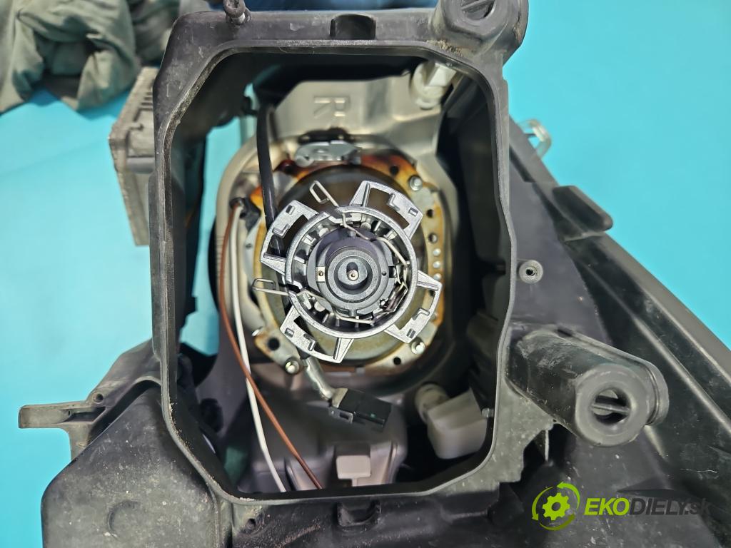 Opel Astra III 2004-2014 1.7 cdti 101 HP manual 74 kW 1686 cm3 5- Reflektor: pravý  (Pravé)