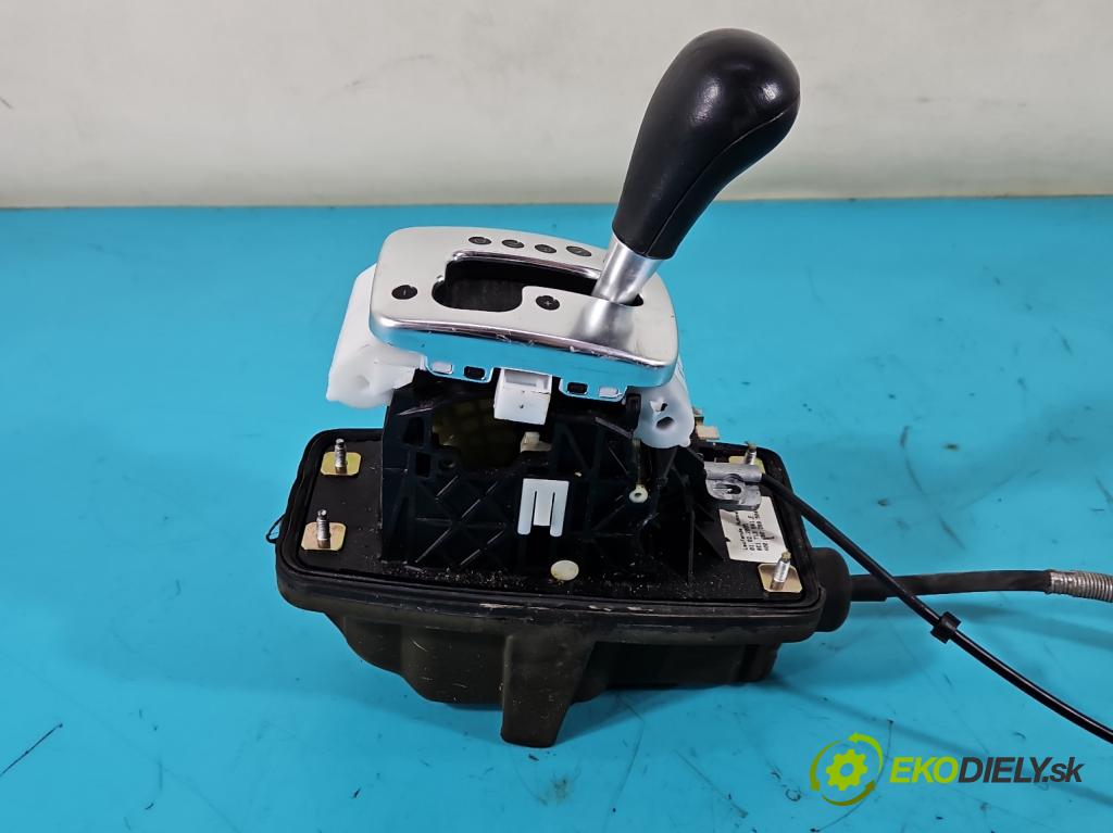 Audi A4 B6 2000-2004 2.0 20V 131 HP automatic 96 kW 1984 cm3 4- Páka: Změny: stupeň,rýchlosť 8E1713111E (Rýchlostné páky / kulisy)