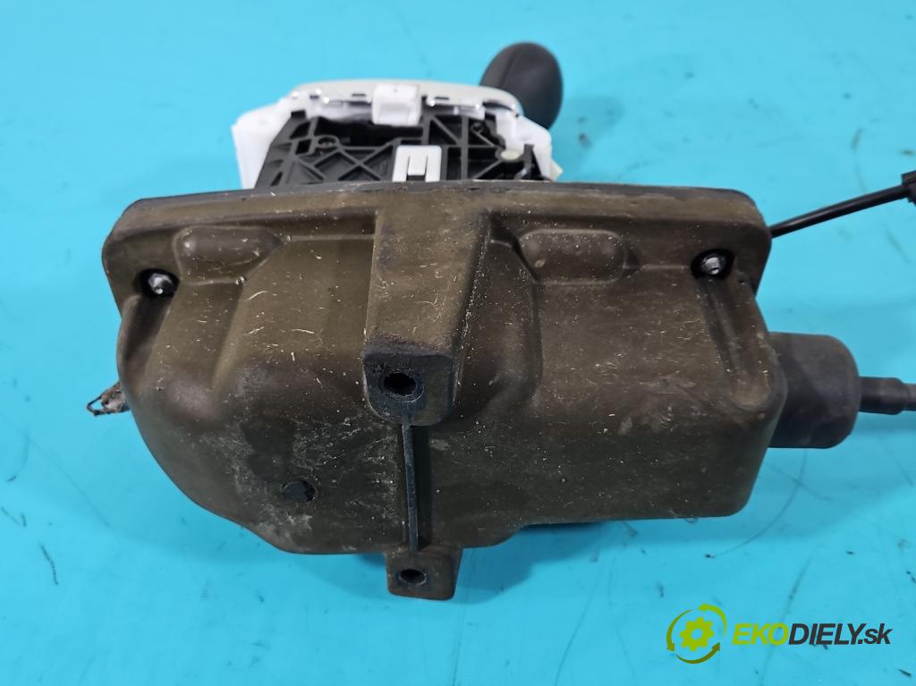 Audi A4 B6 2000-2004 2.0 20V 131 HP automatic 96 kW 1984 cm3 4- Páka: Změny: stupeň,rýchlosť 8E1713111E (Rýchlostné páky / kulisy)