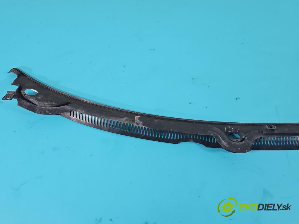 Audi A4 B6 2000-2004 2.0 20V 131 HP automatic 96 kW 1984 cm3 4- torpédo 8E1819403 (Torpéda)