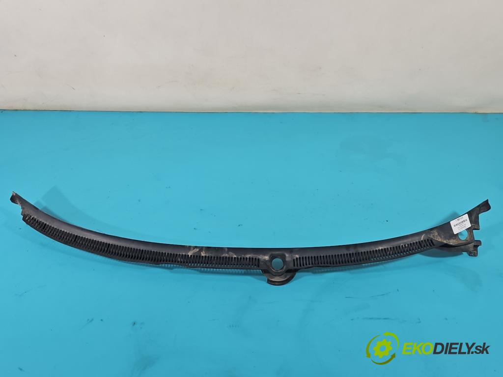 Audi A4 B6 2000-2004 2.0 20V 131 HP automatic 96 kW 1984 cm3 4- torpédo 8E1819403 (Torpéda)