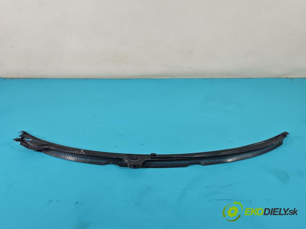 Audi A4 B6 2000-2004 2.0 20V 131 HP automatic 96 kW 1984 cm3 4- torpédo 8E1819403 (Torpéda)