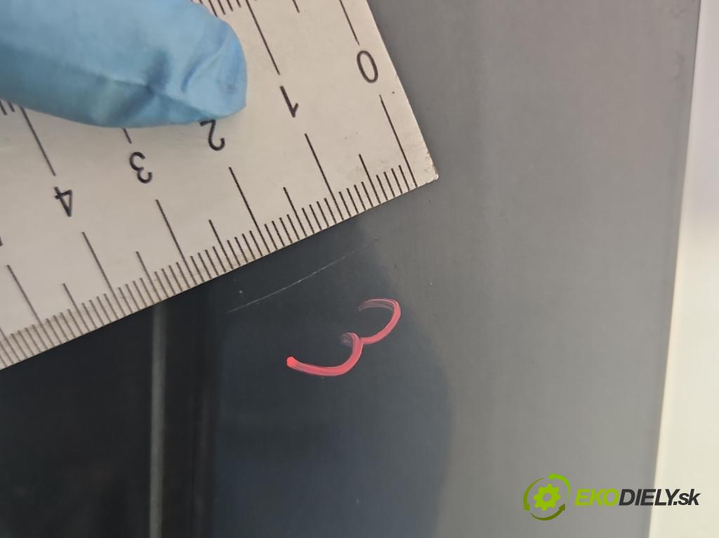 Vw Golf IV 1997-2003 1.6 SR (AKL) 101 hp manual 74 kW 1595 cm3 5- zadní kufrové dveře  (Zadní kapoty)