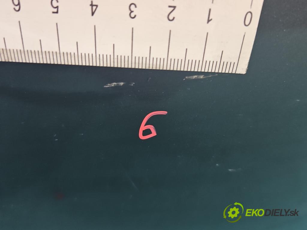 Vw Golf IV 1997-2003 1.6 SR (AKL) 101 hp manual 74 kW 1595 cm3 5- zadní kufrové dveře  (Zadní kapoty)