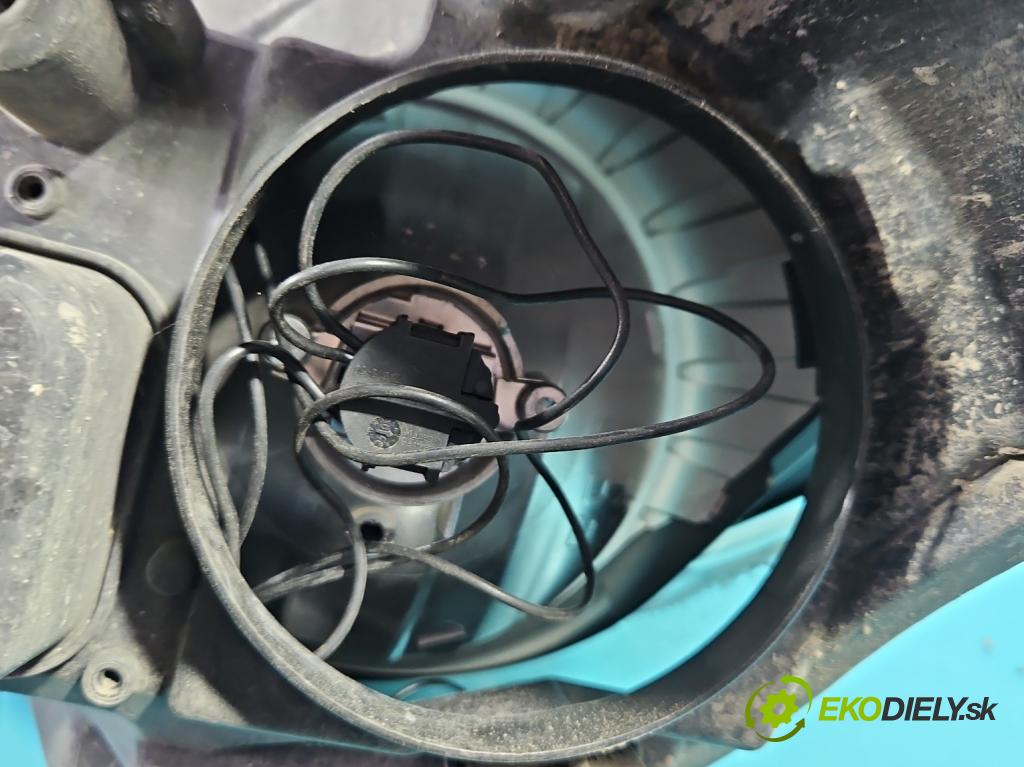 Opel Astra III 2004-2014 1.7 cdti 101 HP manual 74 kW 1686 cm3 5- Reflektor: pravý  (Pravé)