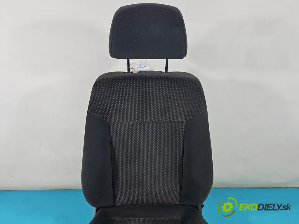 Opel Astra III 2004-2014 1.7 cdti 101 HP manual 74 kW 1686 cm3 5- Sedačka ľavý  (Sedačky, sedadlá)