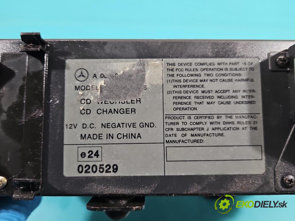 Mercedes CLK I W208 1997-2003 2.0 kompressor 163 HP automatic 120 kW 1998 cm3 2- Menič: cd  (CD meniče)