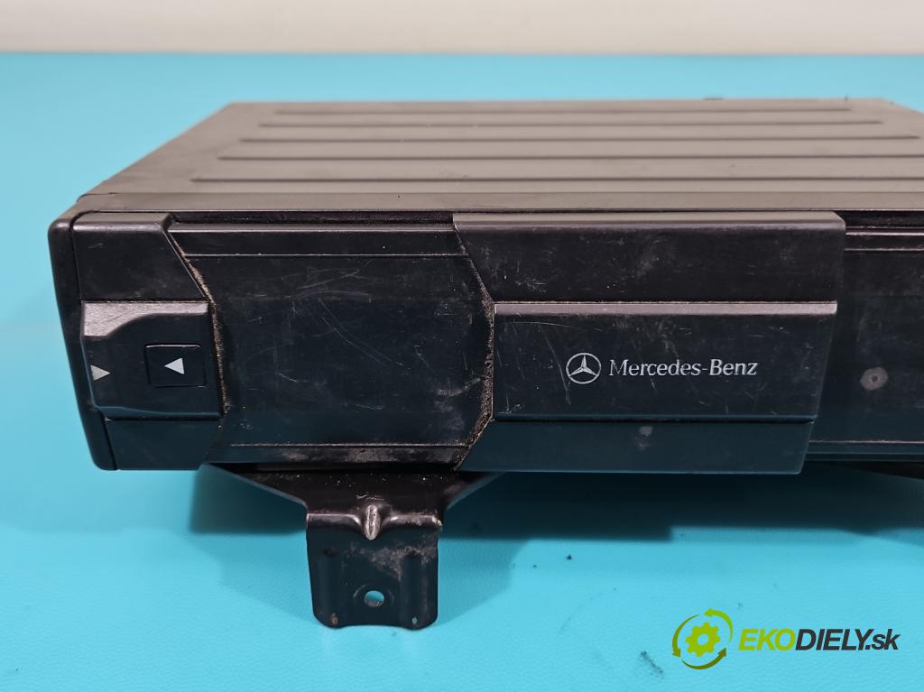 Mercedes CLK I W208 1997-2003 2.0 kompressor 163 HP automatic 120 kW 1998 cm3 2- Menič: cd  (CD meniče)