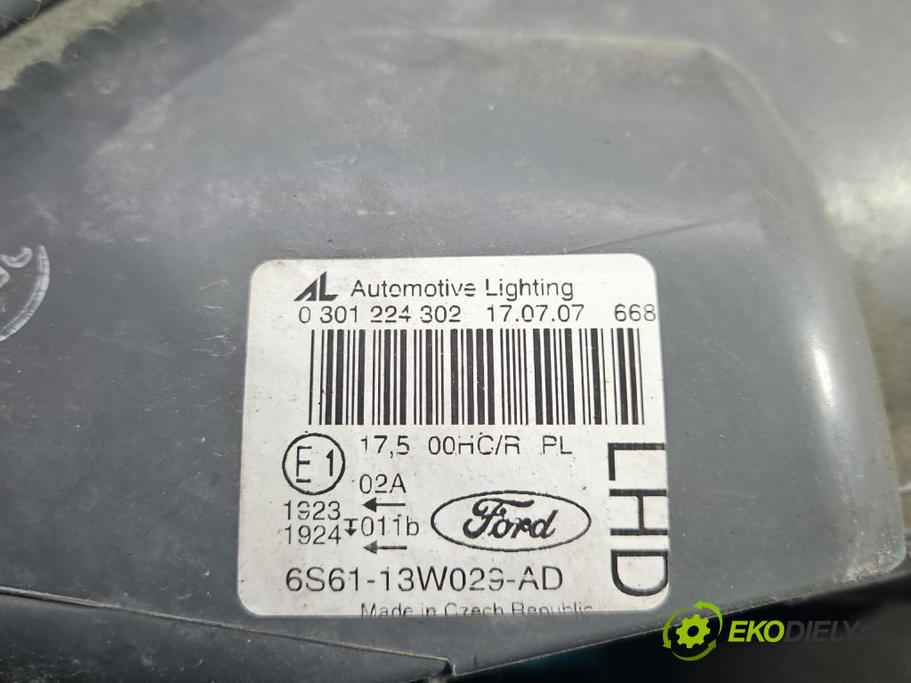 Ford Fiesta Mk6 2002-2008 1.3 60 HP manual 44 kW 1299 cm3 5- Reflektor: pravý 0301224302 (Pravé)