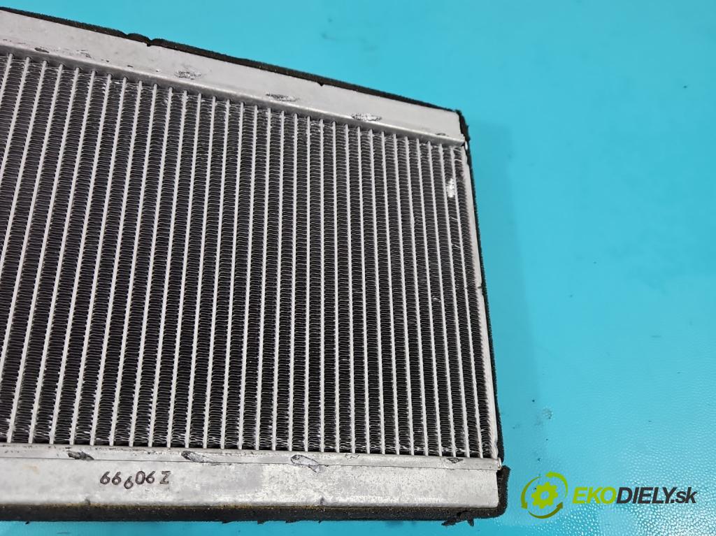 Rover 75 2.0 cdti 116 hp manual 85 kW 1951 cm3 4- radiátor  (Radiátory topení)