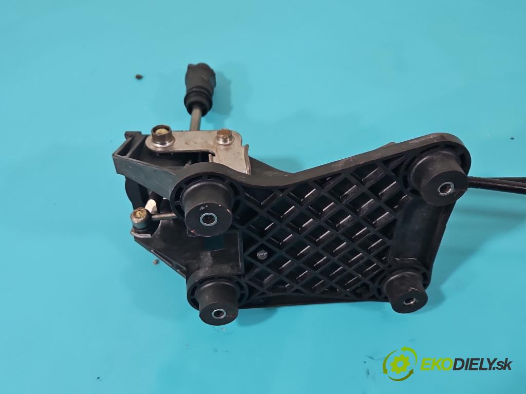 Citroen C4 I 2004-2011 1.6 16V 109 HP manual 80 kW 1587 cm3 5- Páka: Změny: stupeň,rýchlosť 9655245980 (Rýchlostné páky / kulisy)