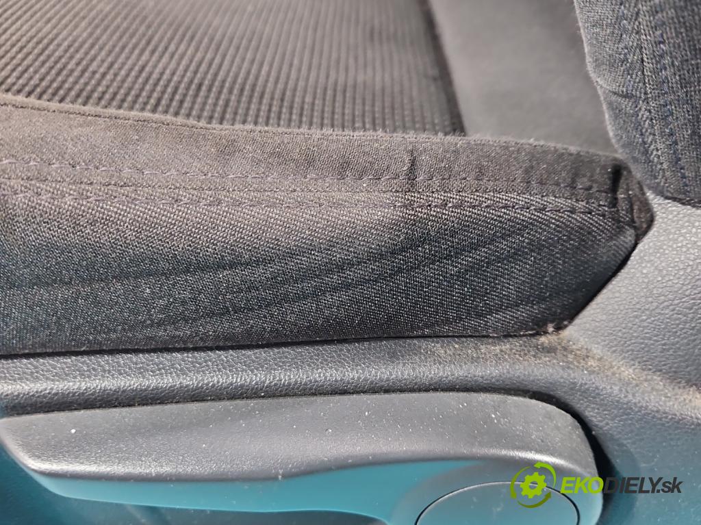 Peugeot 5008 I 2009-2017 2.0 hdi 163 HP automatic 120 kW 1997 cm3 5- Sedačka ľavý  (Sedačky, sedadlá)