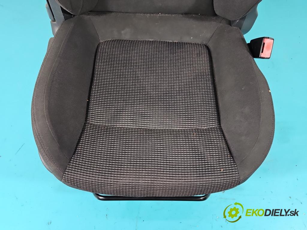 Peugeot 5008 I 2009-2017 2.0 hdi 163 HP automatic 120 kW 1997 cm3 5- Sedačka pravý  (Sedačky, sedadlá)