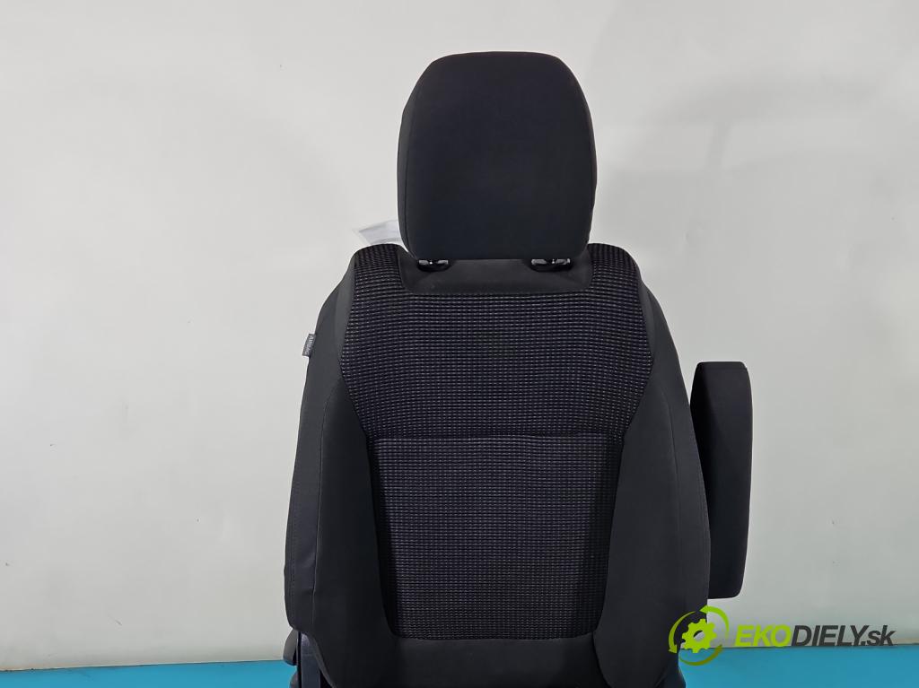 Peugeot 5008 I 2009-2017 2.0 hdi 163 HP automatic 120 kW 1997 cm3 5- Sedačka pravý  (Sedačky, sedadlá)