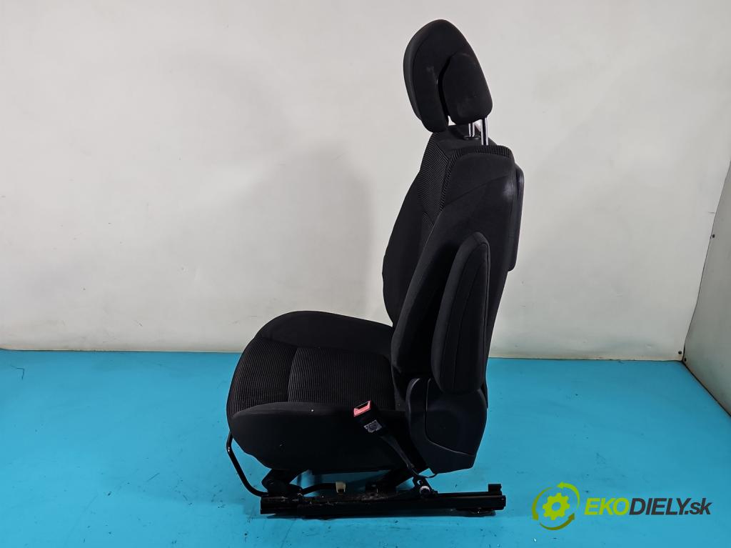 Peugeot 5008 I 2009-2017 2.0 hdi 163 HP automatic 120 kW 1997 cm3 5- Sedačka pravý  (Sedačky, sedadlá)