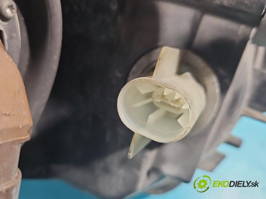 Opel Astra II 1998-2009 1.4 16v 90 HP manual 66 kW 1364 cm3 5- Reflektor: pravý 13132456 (Pravé)