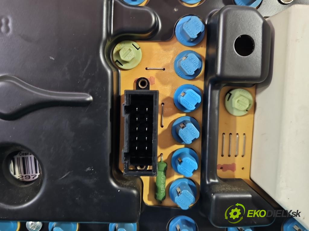 Skoda Felicia 1.3 mpi 54 hp manual 40 kW 1289 cm3 5- Přístrojová deska 443431113820 (Přístrojové desky, displeje)