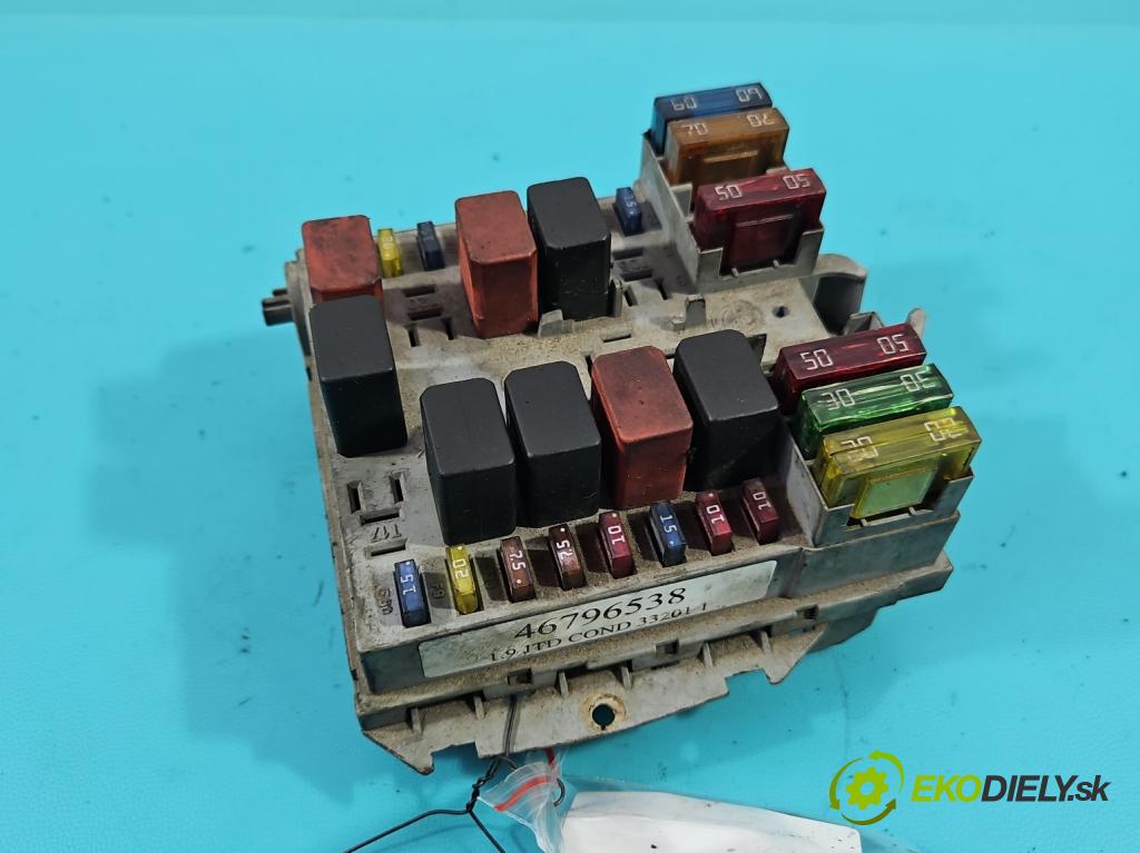 Fiat Stilo 1.9 jtd 116 hp manual 85 kW 1910 cm3 5- skříňka pojistková 46796538 (Pojistkové skříňky)