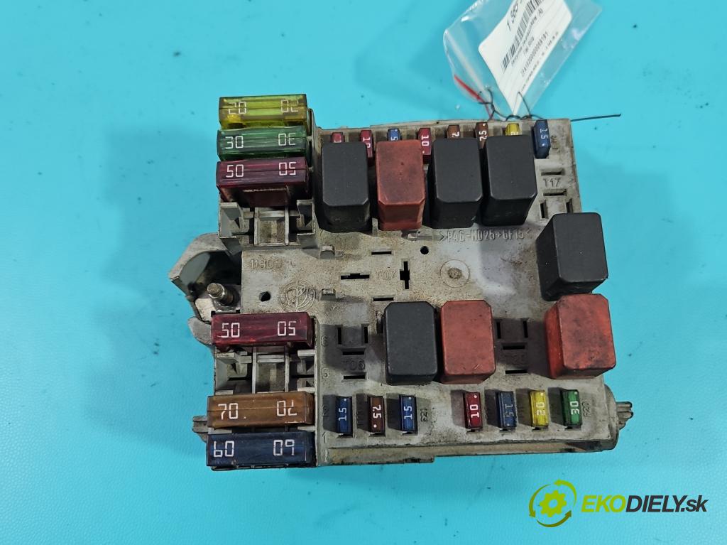 Fiat Stilo 1.9 jtd 116 hp manual 85 kW 1910 cm3 5- skříňka pojistková 46796538 (Pojistkové skříňky)