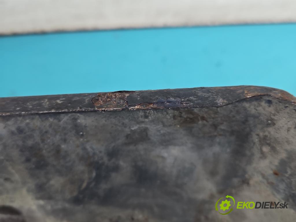 Fiat Stilo 1.6 16V 103 hp manual 76 kW 1596 cm3 5- blatnik přední levý  (Predné ľavé)