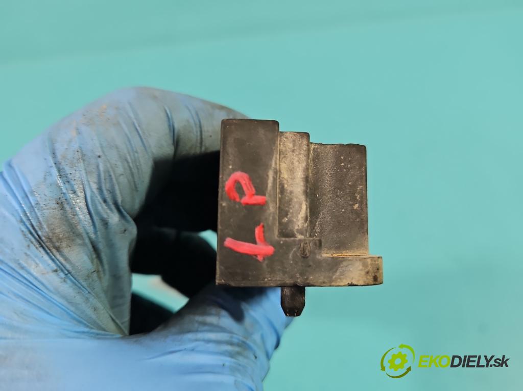 Vw Passat B5 1995-2005 1.9 tdi 131 HP manual 96 kW 1896 cm3 5- snímač šokovat: 5WK42895 (Snímače nárazu)