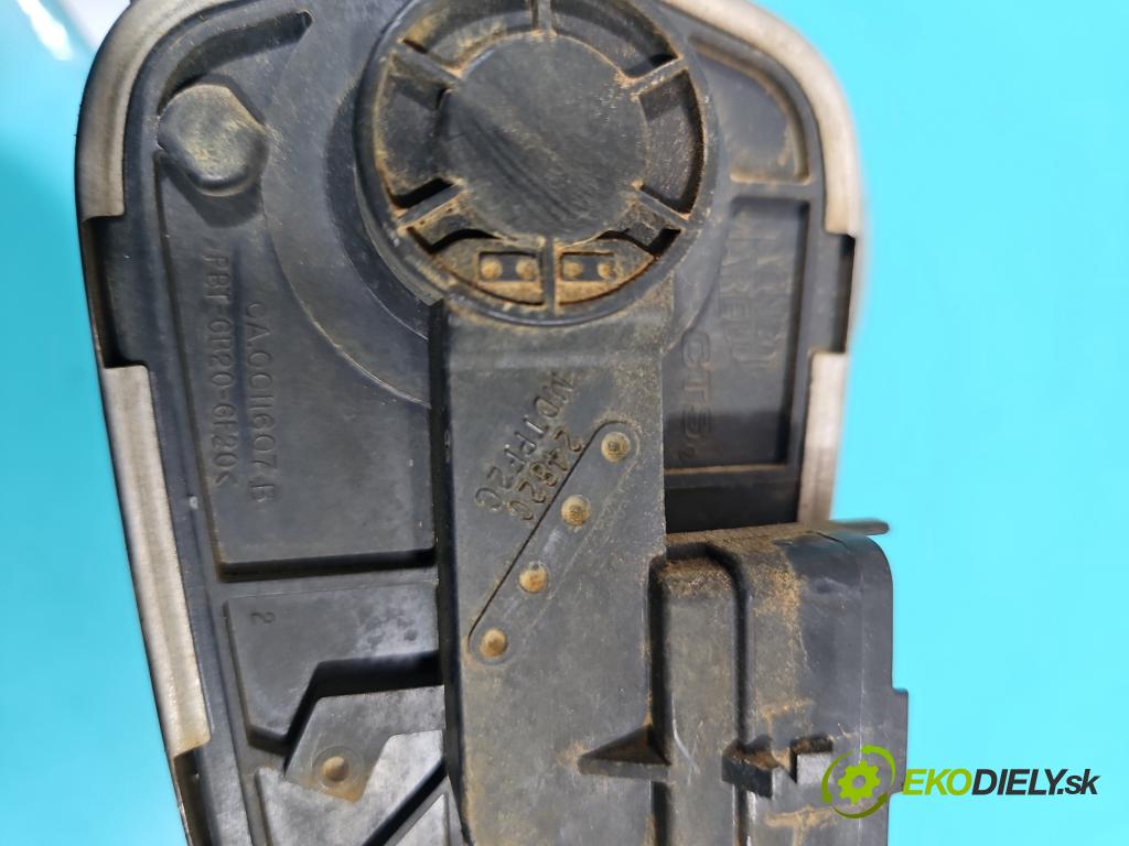 Fiat Stilo 1.6 16V 103 HP manual 76 kW 1596 cm3 5- klapka CA0011607B (Škrtiace klapky)