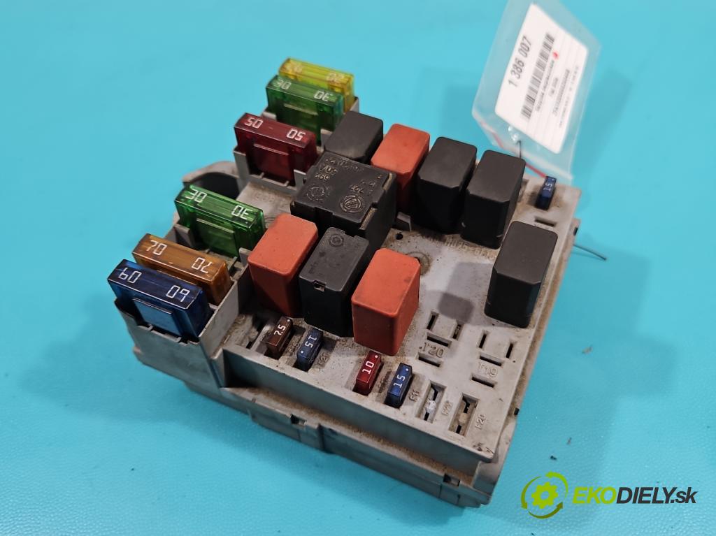 Fiat Stilo 1.6 16V 103 hp manual 76 kW 1596 cm3 5- skříňka pojistková 46846105 (Pojistkové skříňky)