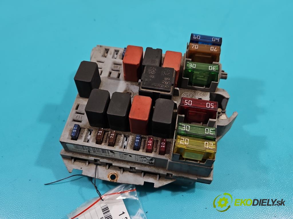 Fiat Stilo 1.6 16V 103 hp manual 76 kW 1596 cm3 5- skříňka pojistková 46846105 (Pojistkové skříňky)